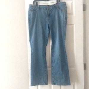 Like New Levi Boot Cut 590 Jeans, 18W Medium, Classic Denim Blue